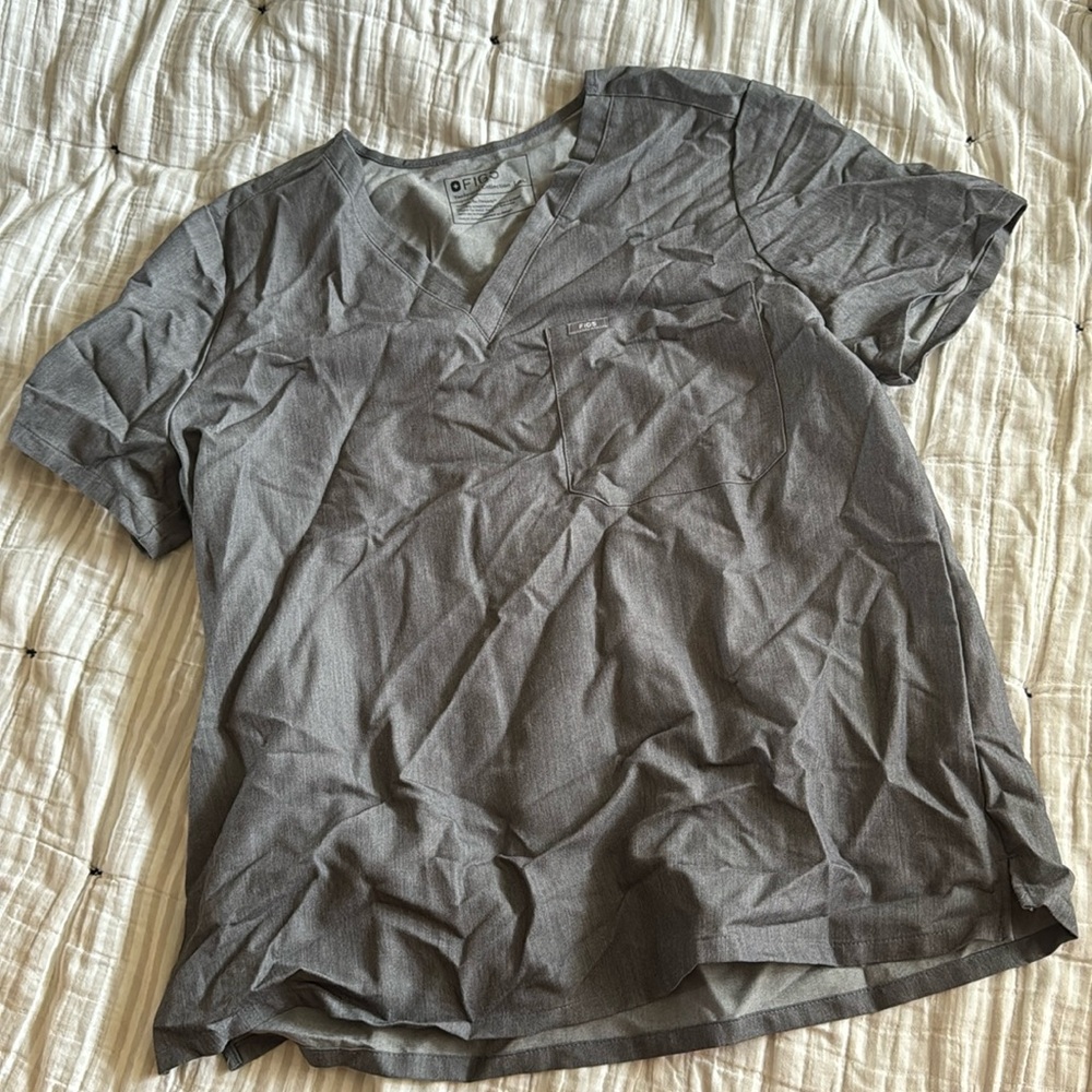 Grey figs scrub top xl